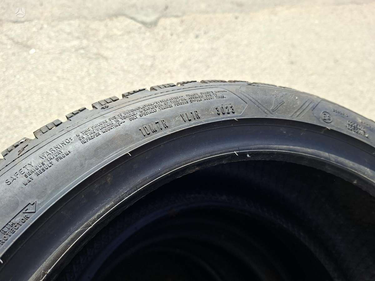 Goodyear ULTRA GRIP PERFORMANCE 3, winter 225/45 R17
