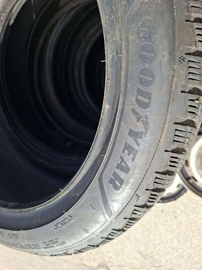Goodyear ULTRA GRIP PERFORMANCE 3, winter 225/45 R17