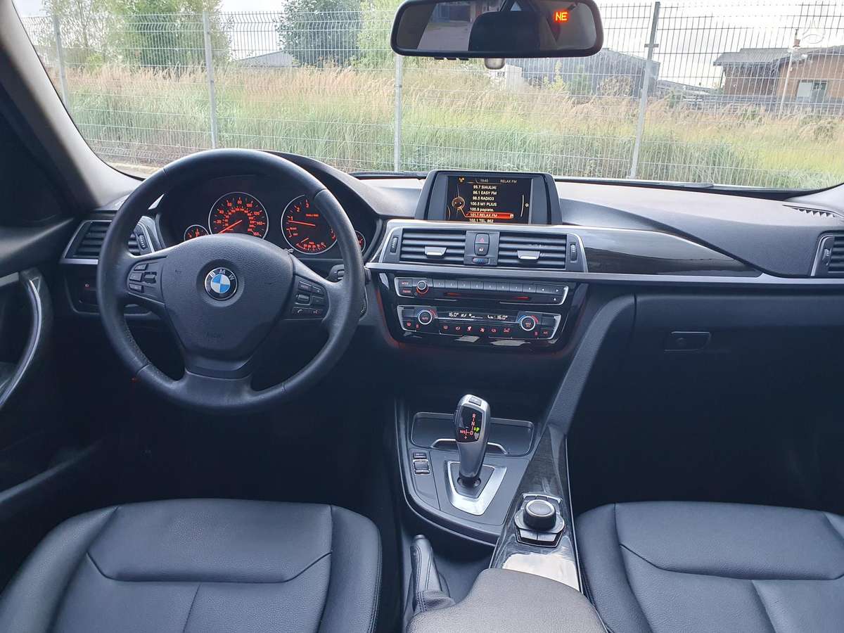 BMW 320, 2.0 l., Седан
