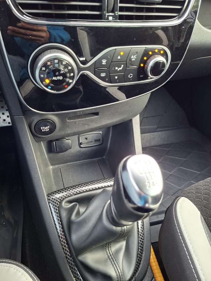 Renault Clio, 1.2 l., hatchback