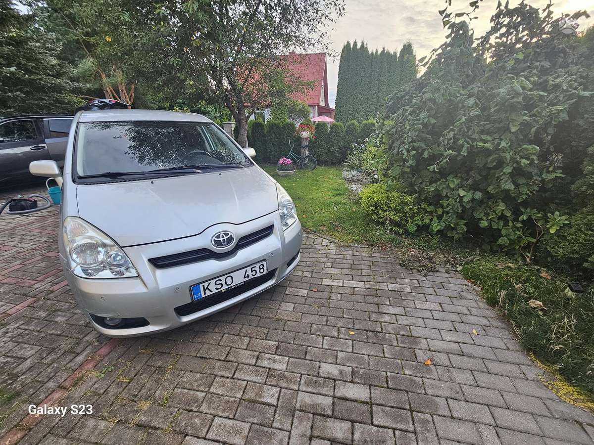 Toyota Corolla Verso - 8