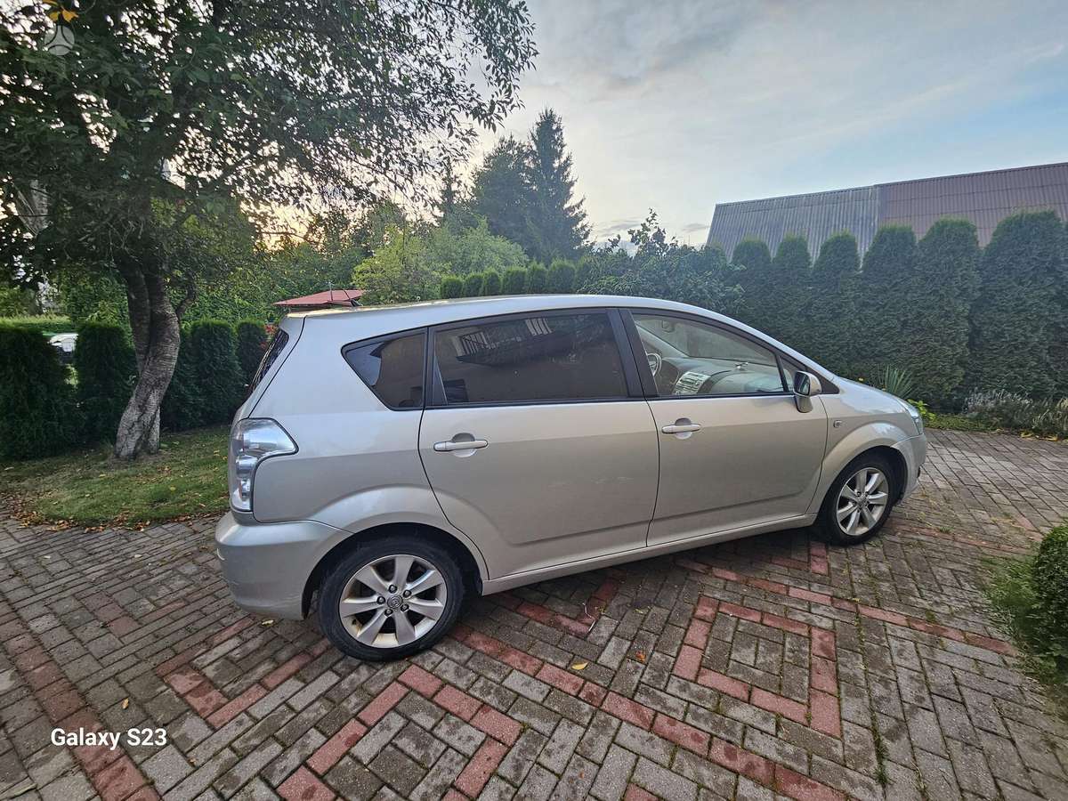 Toyota Corolla Verso - 10