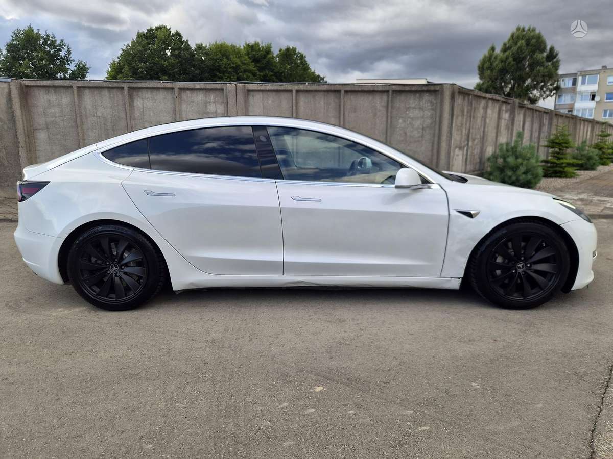 Tesla Model 3, 81 кВт·ч, Хэтчбек
