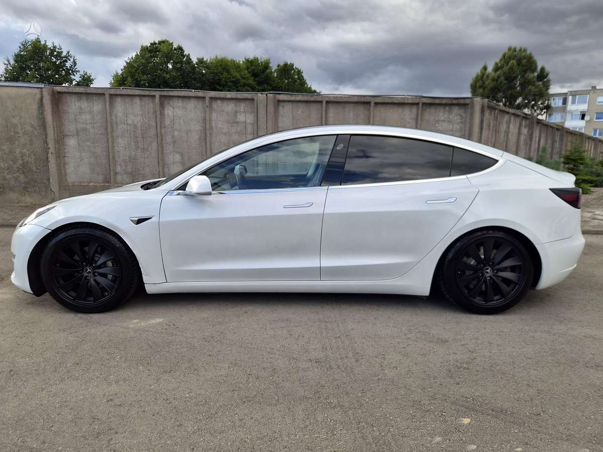 Tesla Model 3, 81 кВт·ч, Хэтчбек