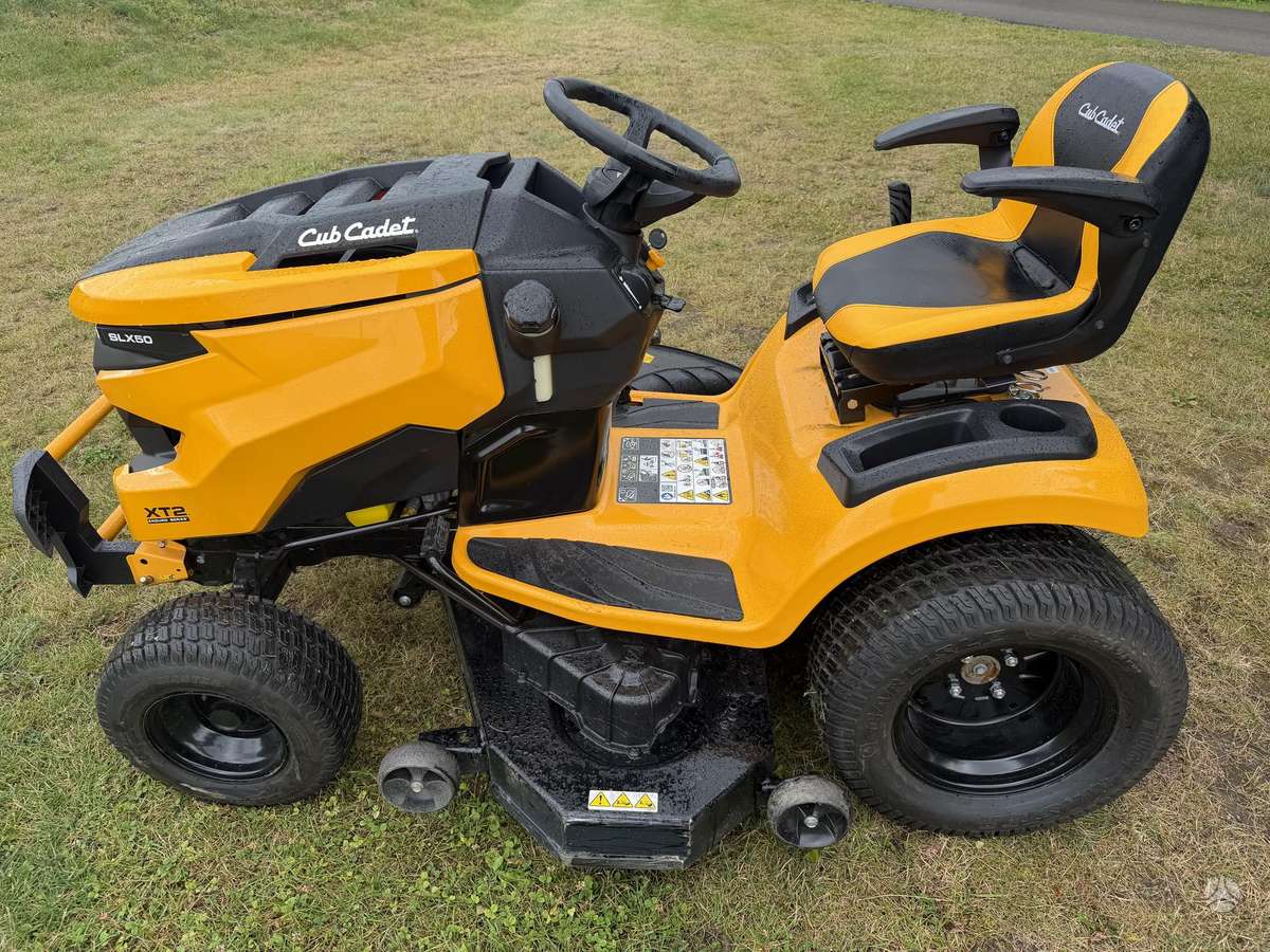 CUB CADET XT2, садовые тракторы