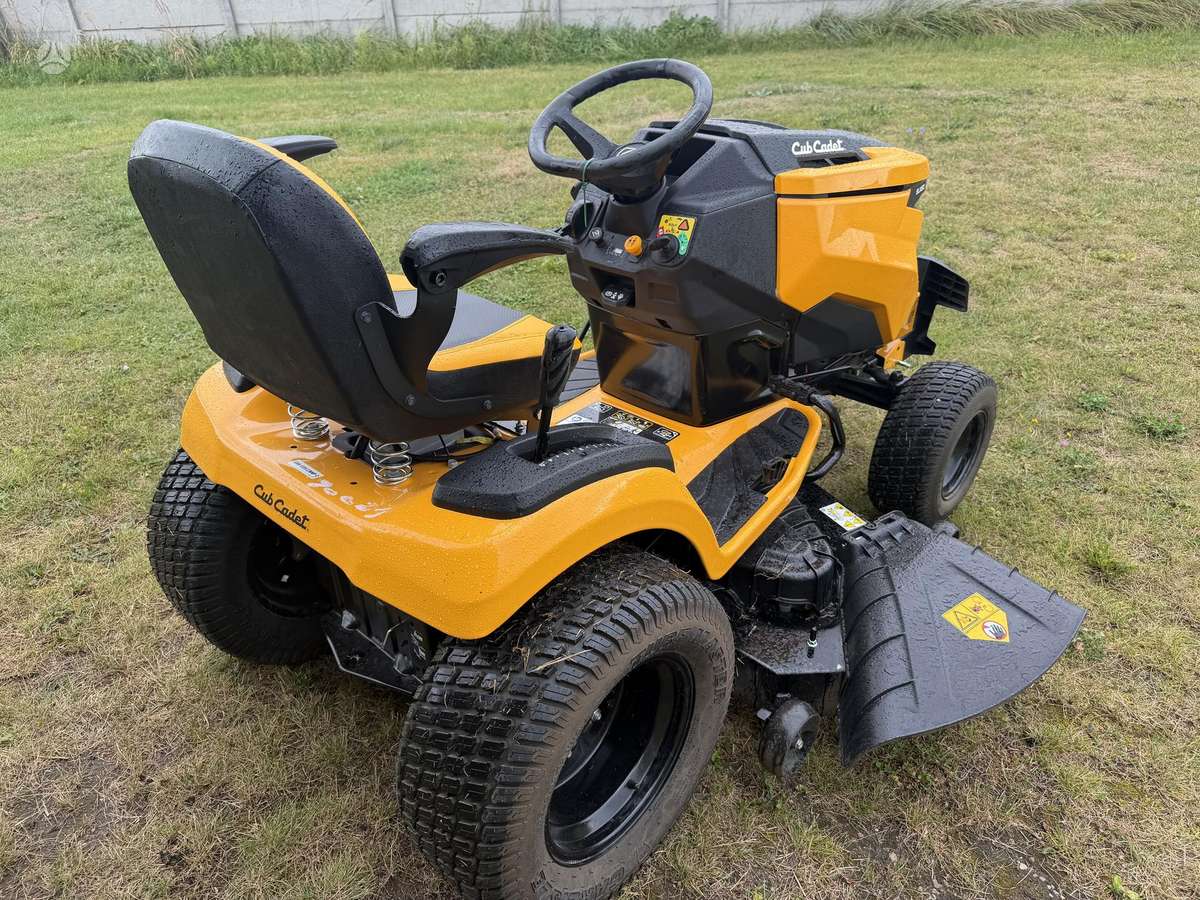 CUB CADET XT2, садовые тракторы
