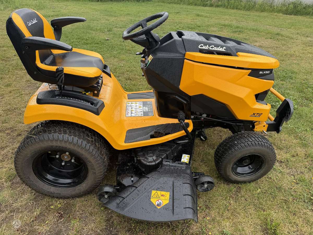 CUB CADET XT2, садовые тракторы