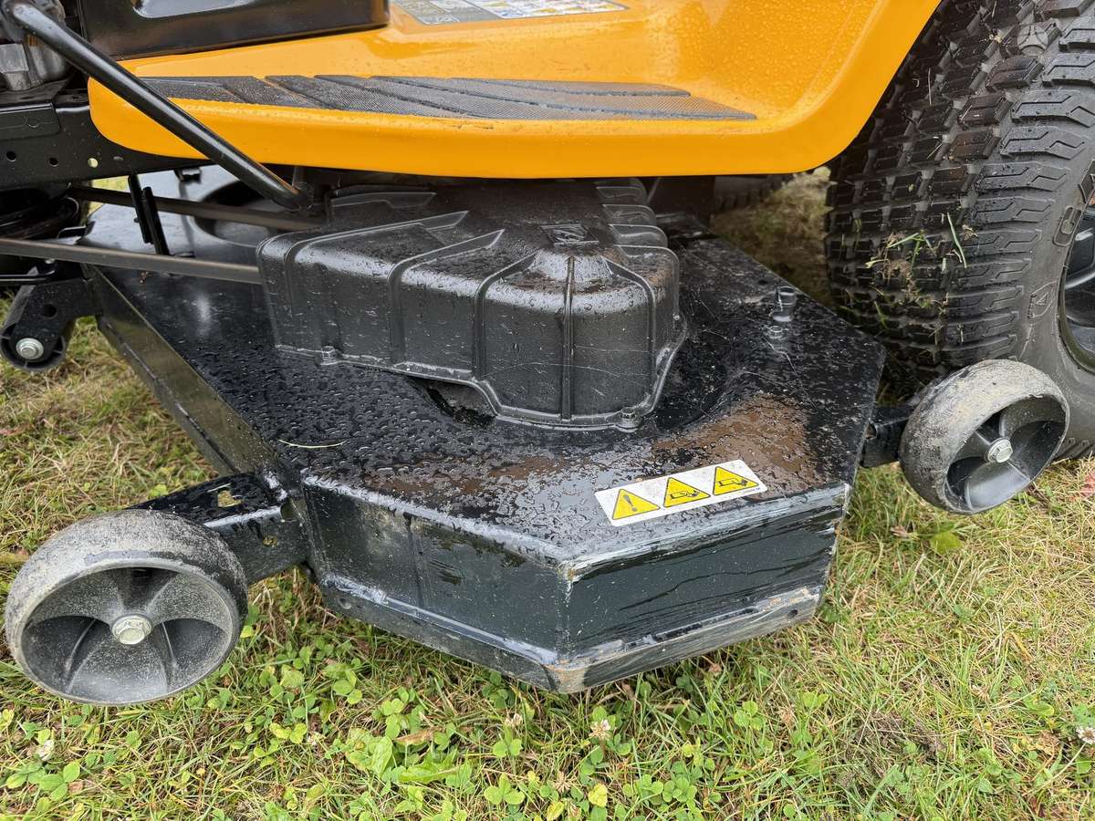 CUB CADET XT2, garden tractors