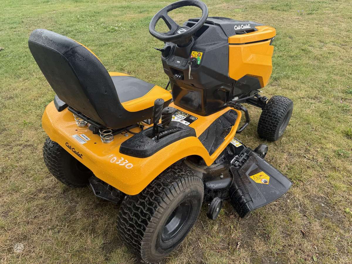 CUB CADET XT1, садовые тракторы