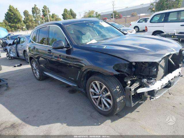 BMW X3, off-road / crossover