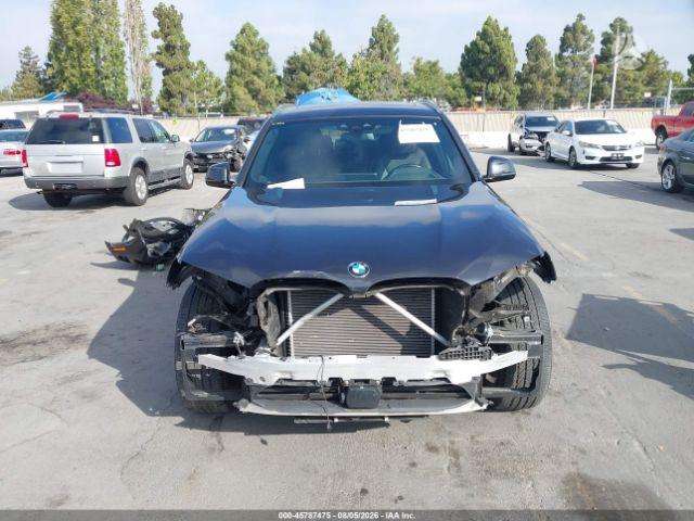 BMW X3, off-road / crossover