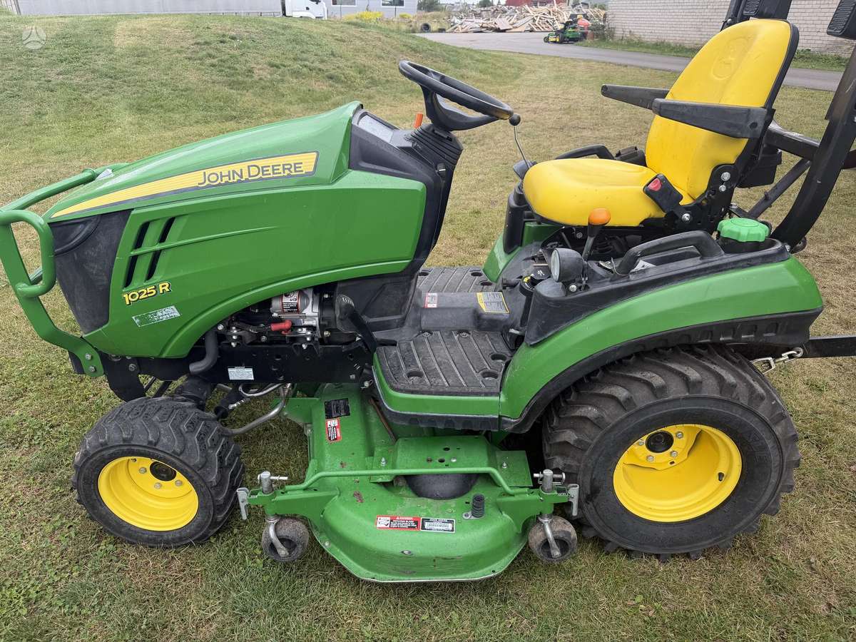 John Deere 1026r, садовые тракторы