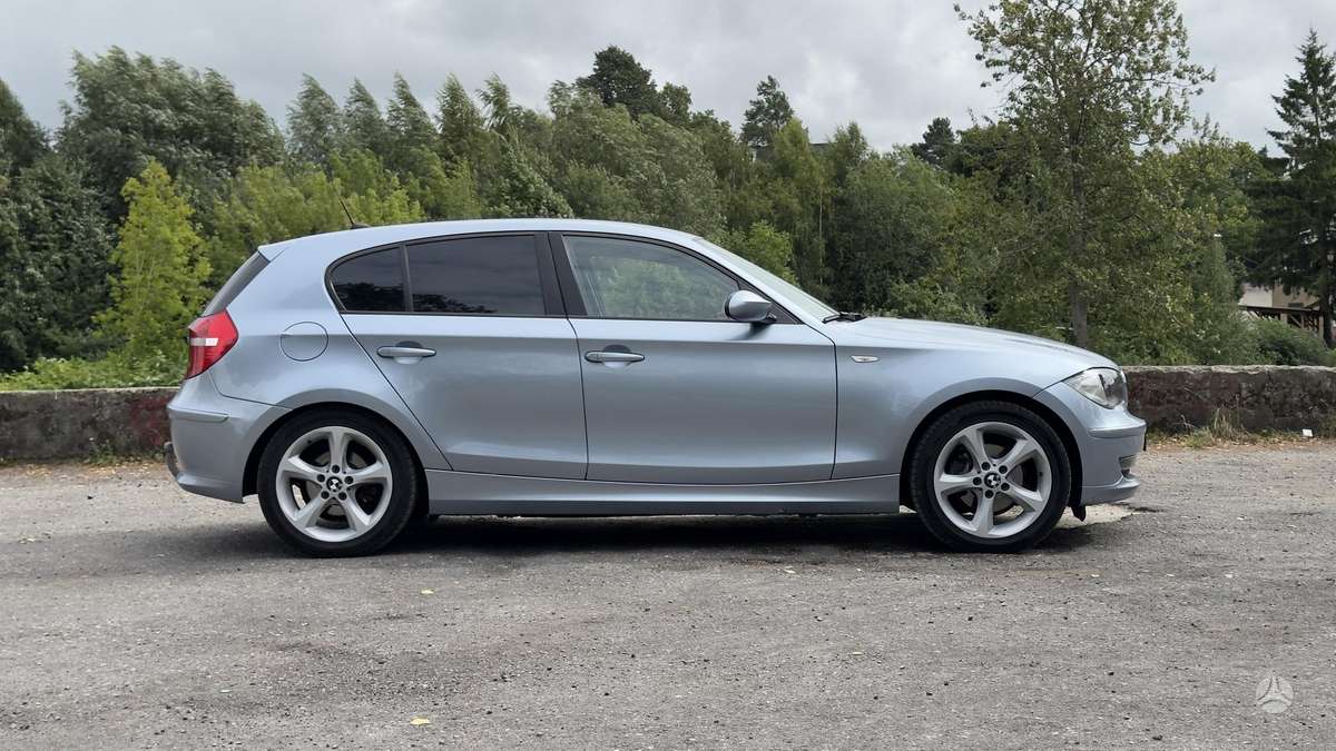BMW 116, 2.0 l., hatchback