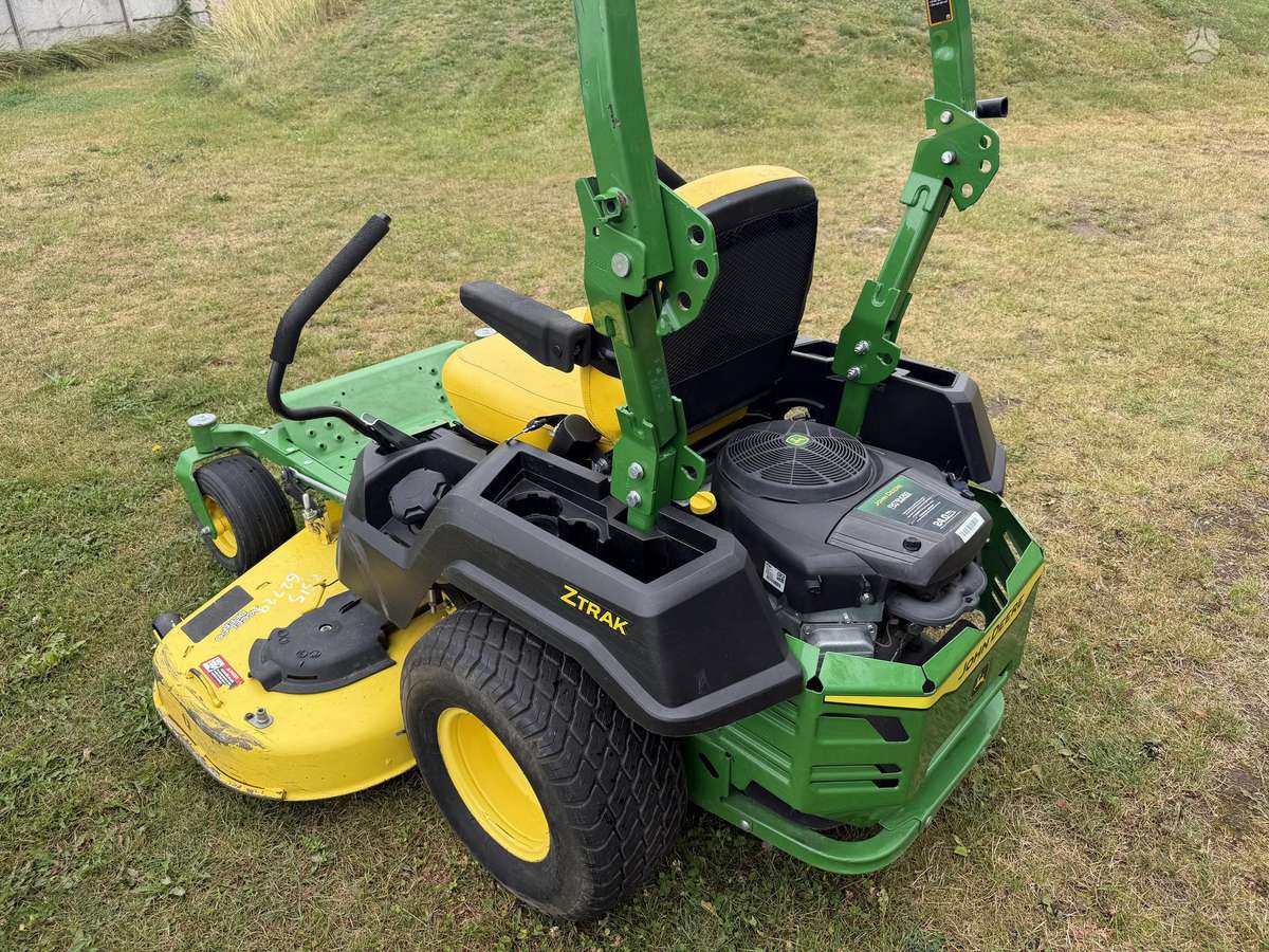 John Deere Z515e, sodo traktoriai