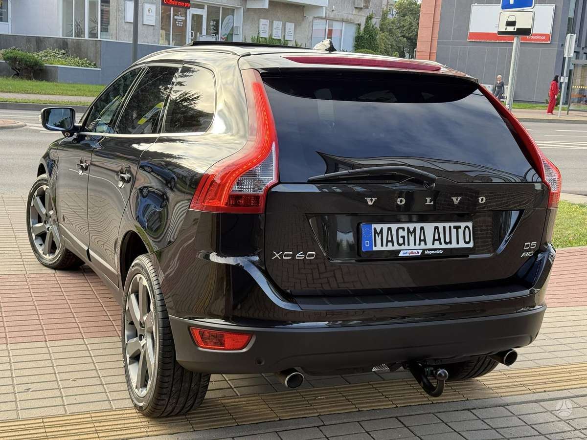 Volvo XC60, 2.4 l., off-road / crossover