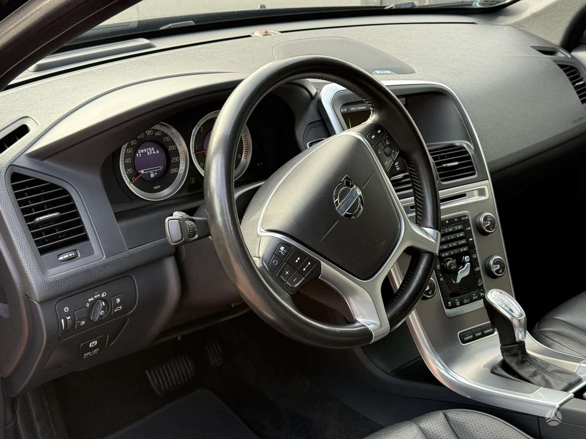 Volvo XC60, 2.4 l., Внедорожник / Кроссовер