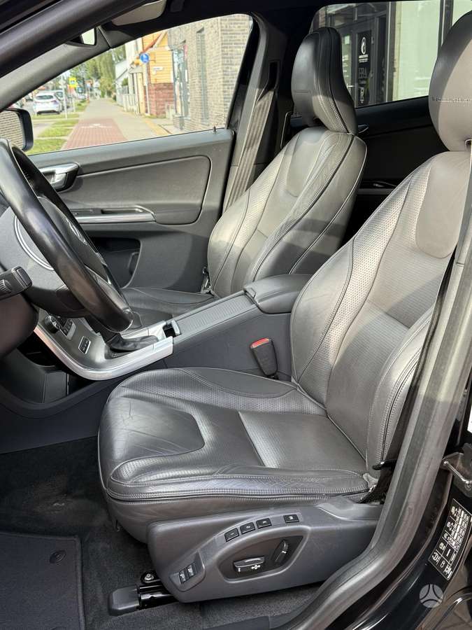 Volvo XC60, 2.4 l., Внедорожник / Кроссовер
