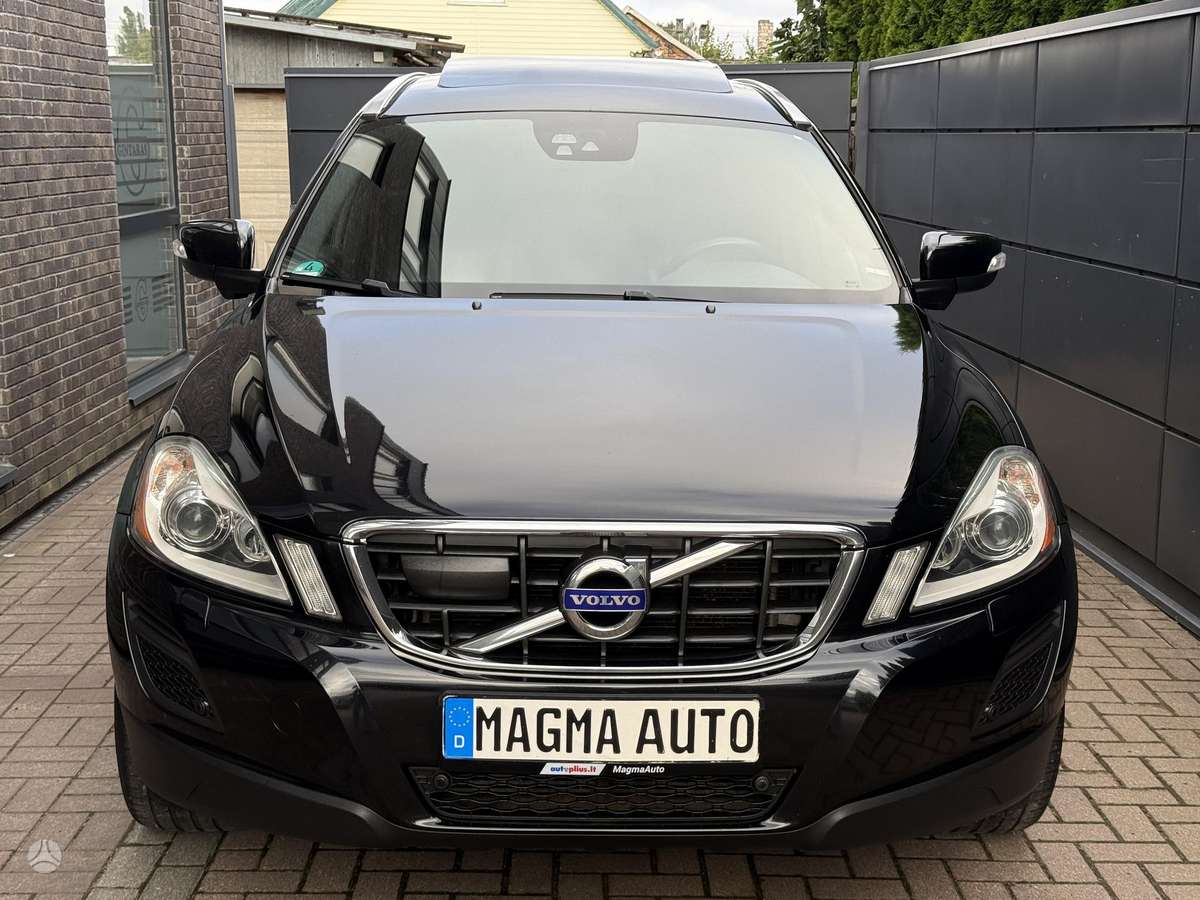 Volvo XC60, 2.4 l., off-road / crossover