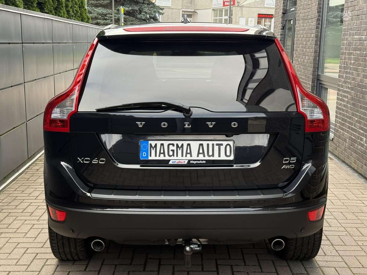 Volvo XC60, 2.4 l., off-road / crossover
