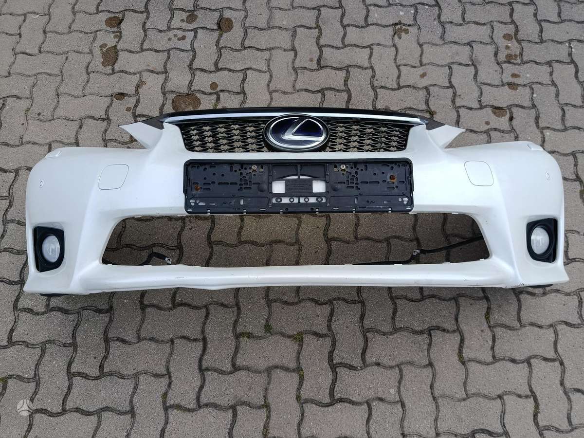 Lexus CT 200h bamperiai