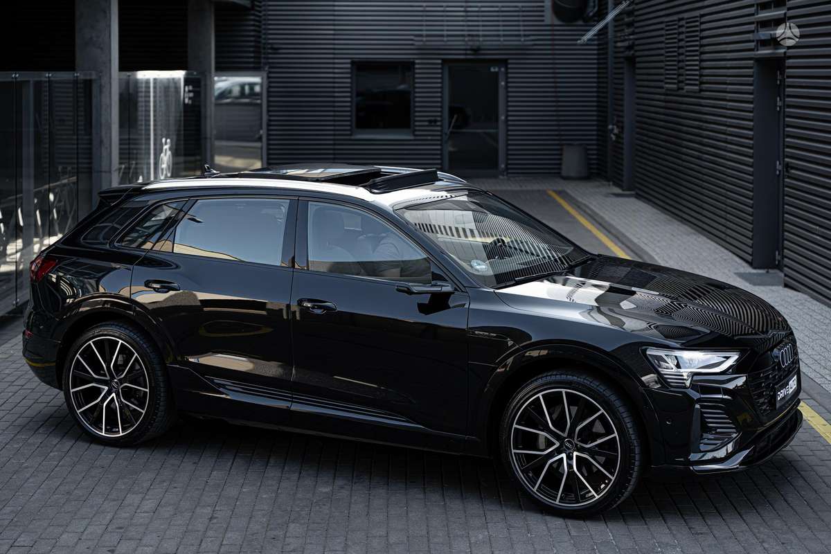 Audi Q8 e-tron, off-road / crossover