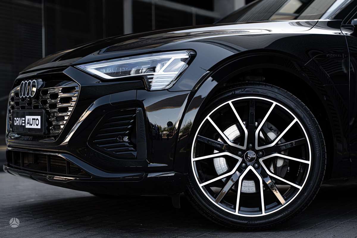 Audi Q8 e-tron, off-road / crossover