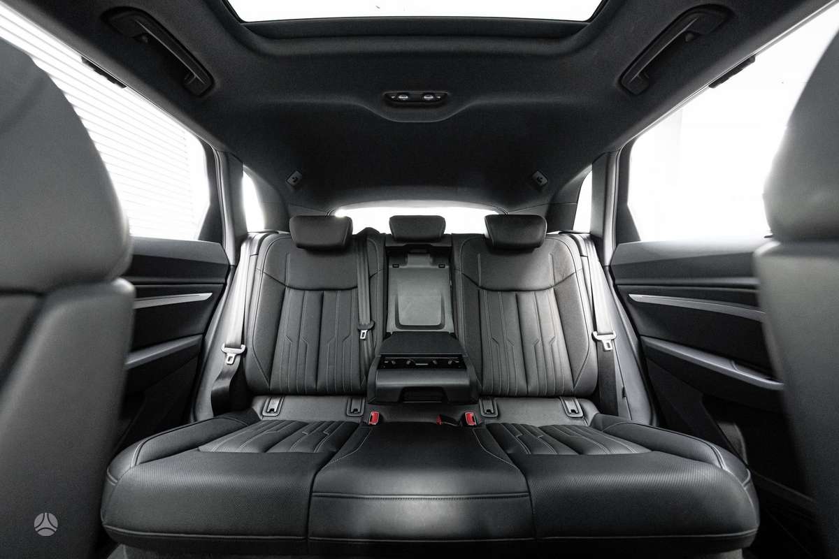 Audi Q8 e-tron, off-road / crossover
