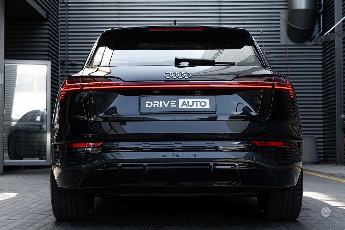 Audi Q8 e-tron, off-road / crossover