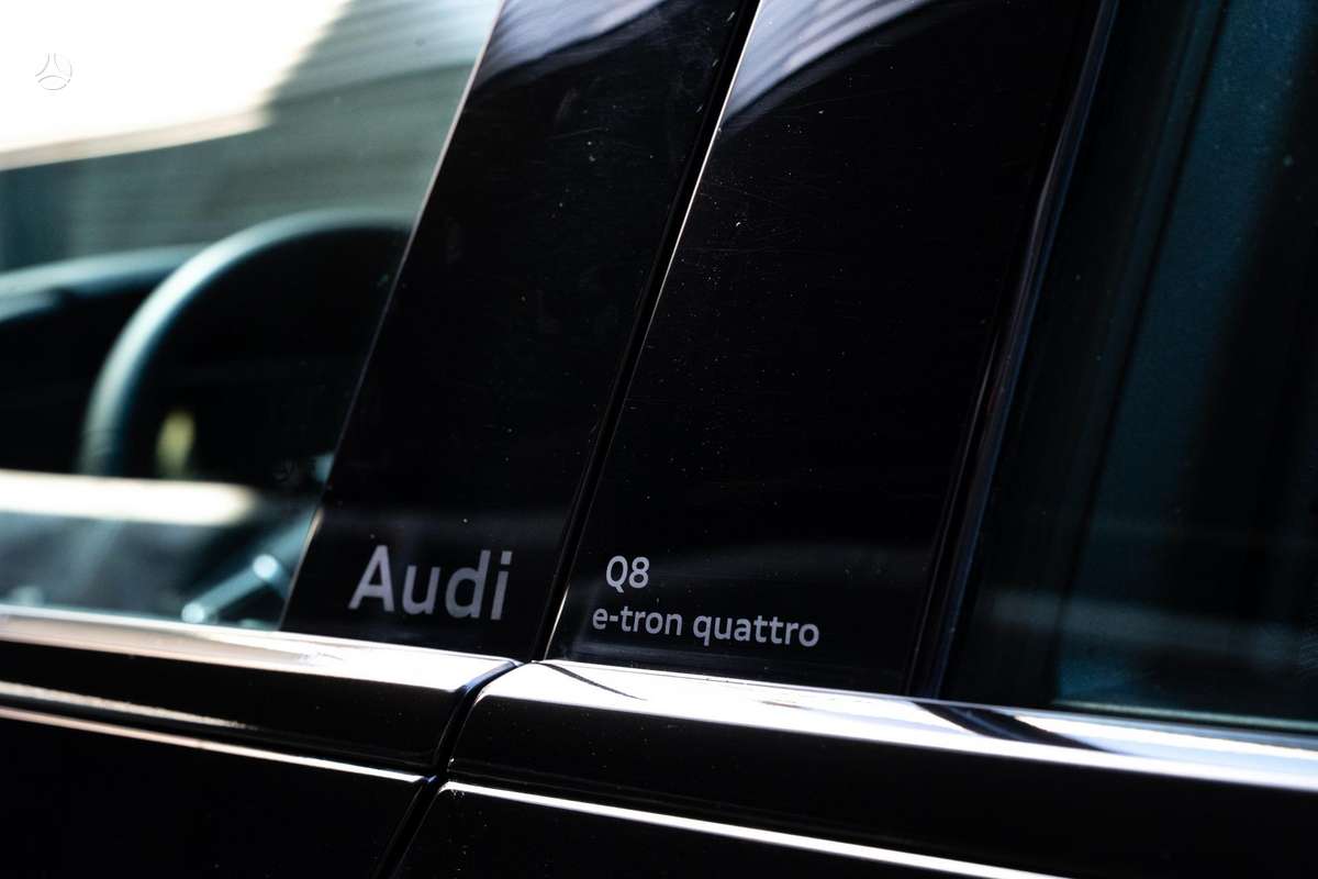 Audi Q8 e-tron, off-road / crossover
