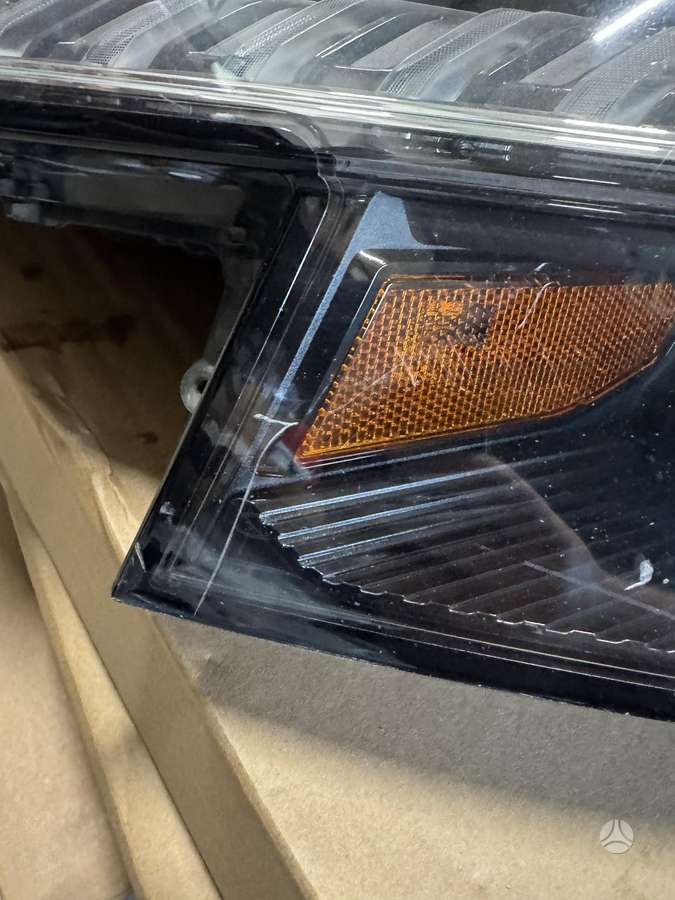 Audi Q8 žibintai