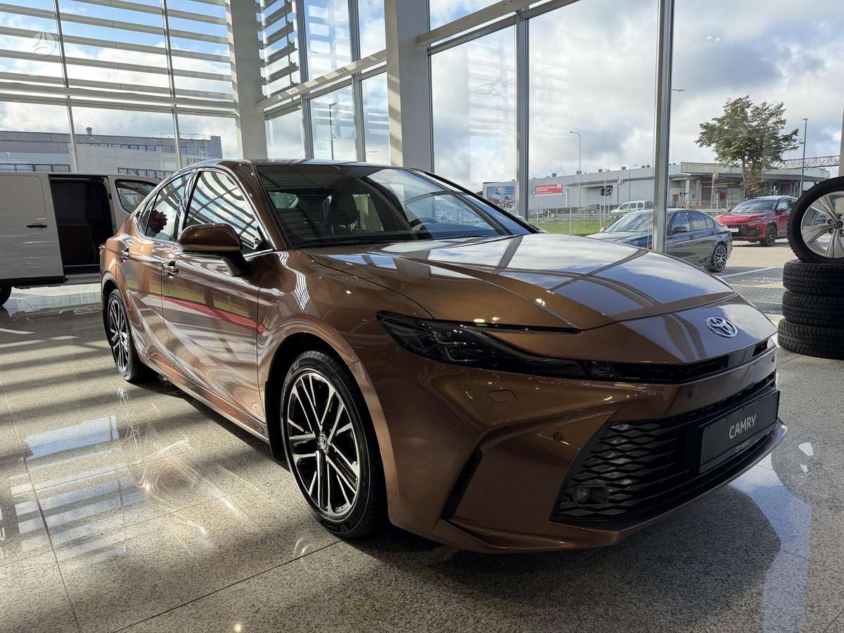Toyota Camry - 2