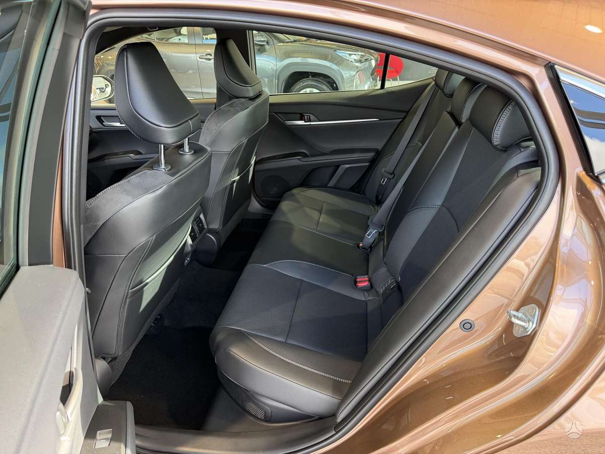 Toyota Camry - 7
