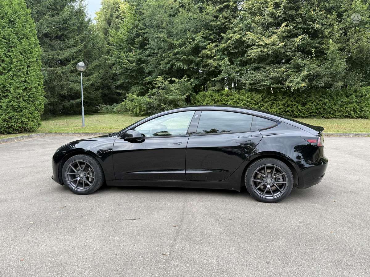 Tesla Model 3, 54 кВт·ч, Хэтчбек