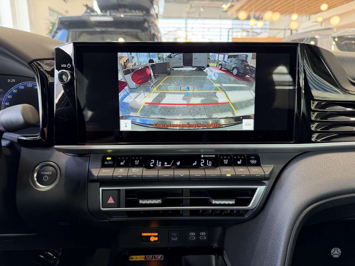 Toyota Camry - 12