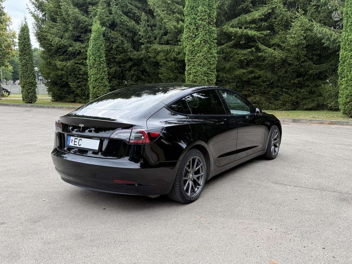 Tesla Model 3, 54 кВт·ч, Хэтчбек