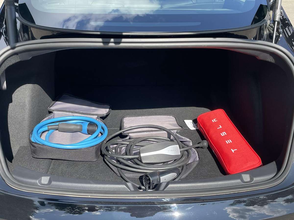 Tesla Model 3, 54 кВт·ч, Хэтчбек