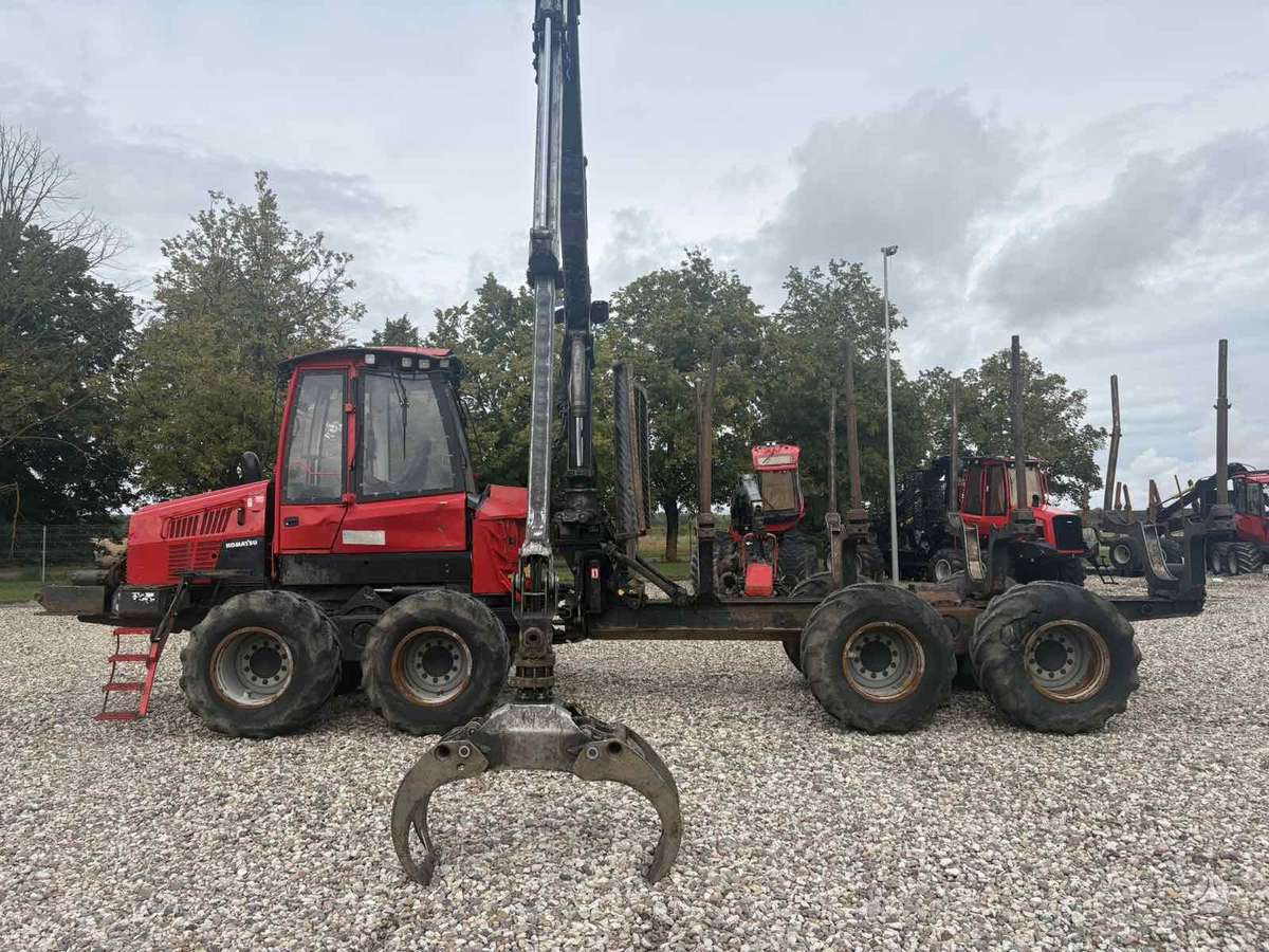 Komatsu 845, forwarders