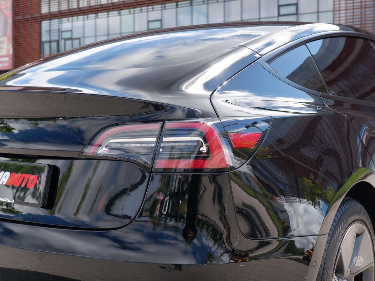 Tesla Model 3, 60 кВт·ч, Седан
