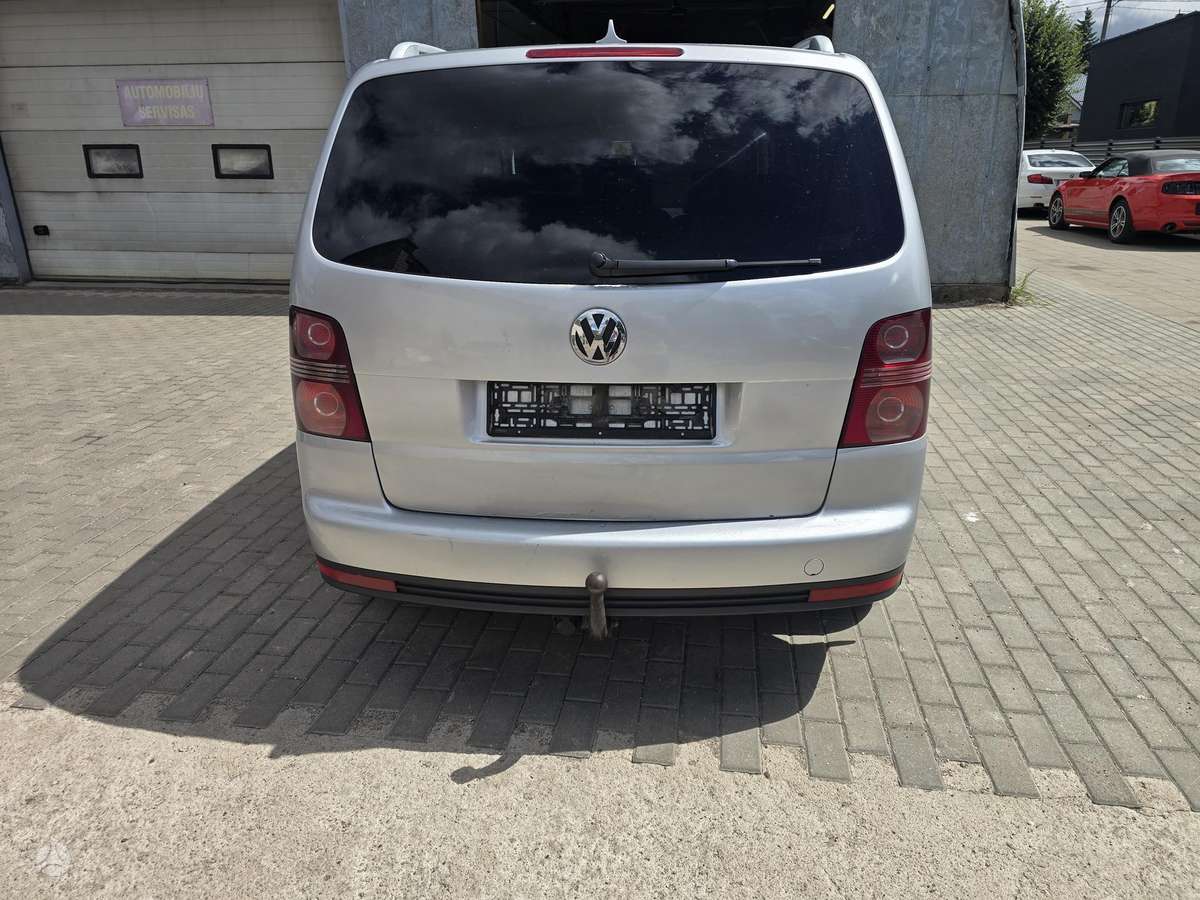Volkswagen Touran - 2