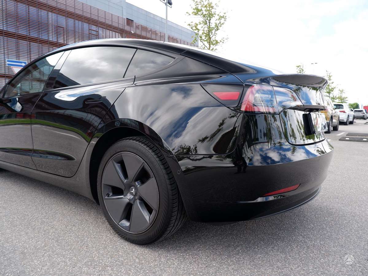 Tesla Model 3, 60 кВт·ч, Седан