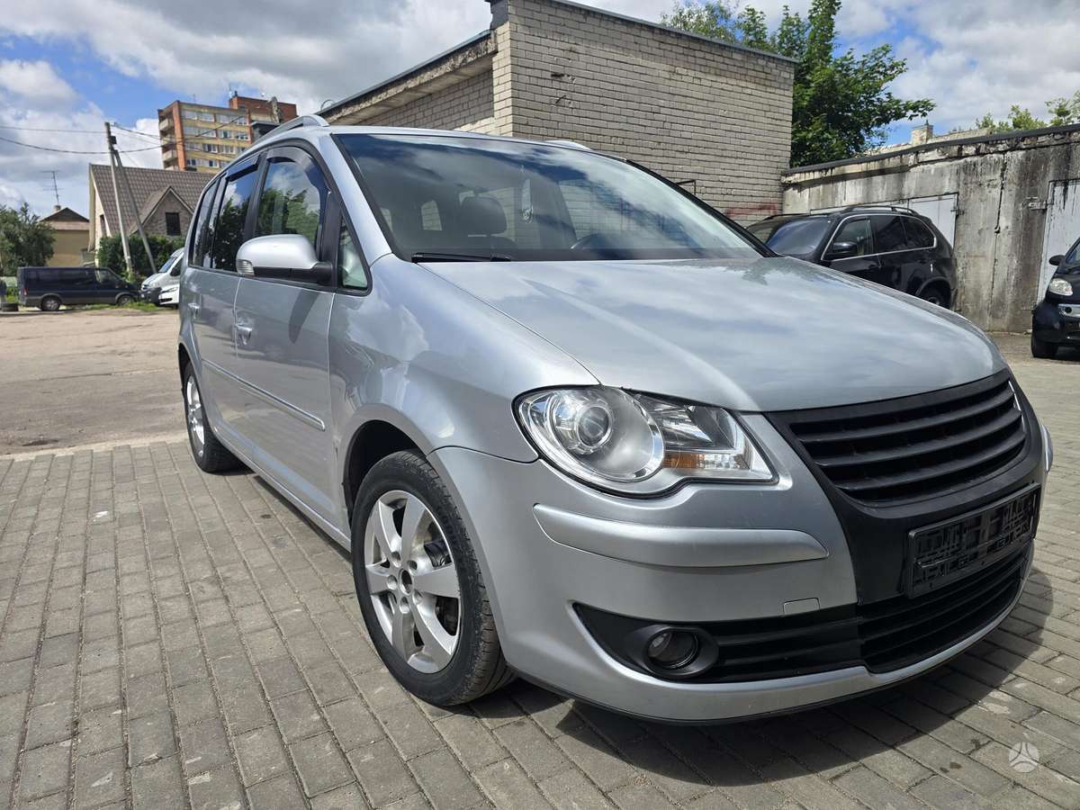 Volkswagen Touran - 5
