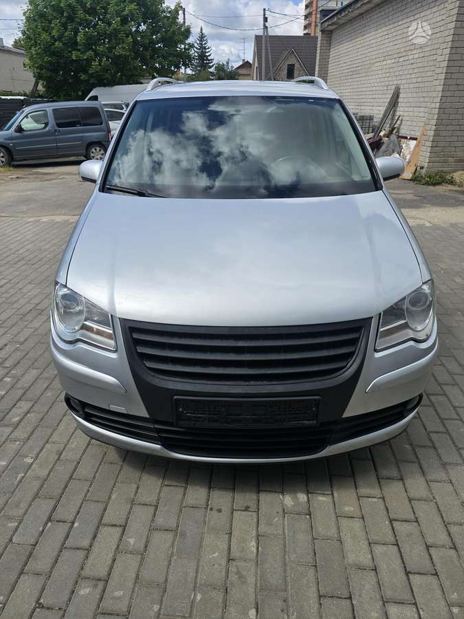 Volkswagen Touran - 6