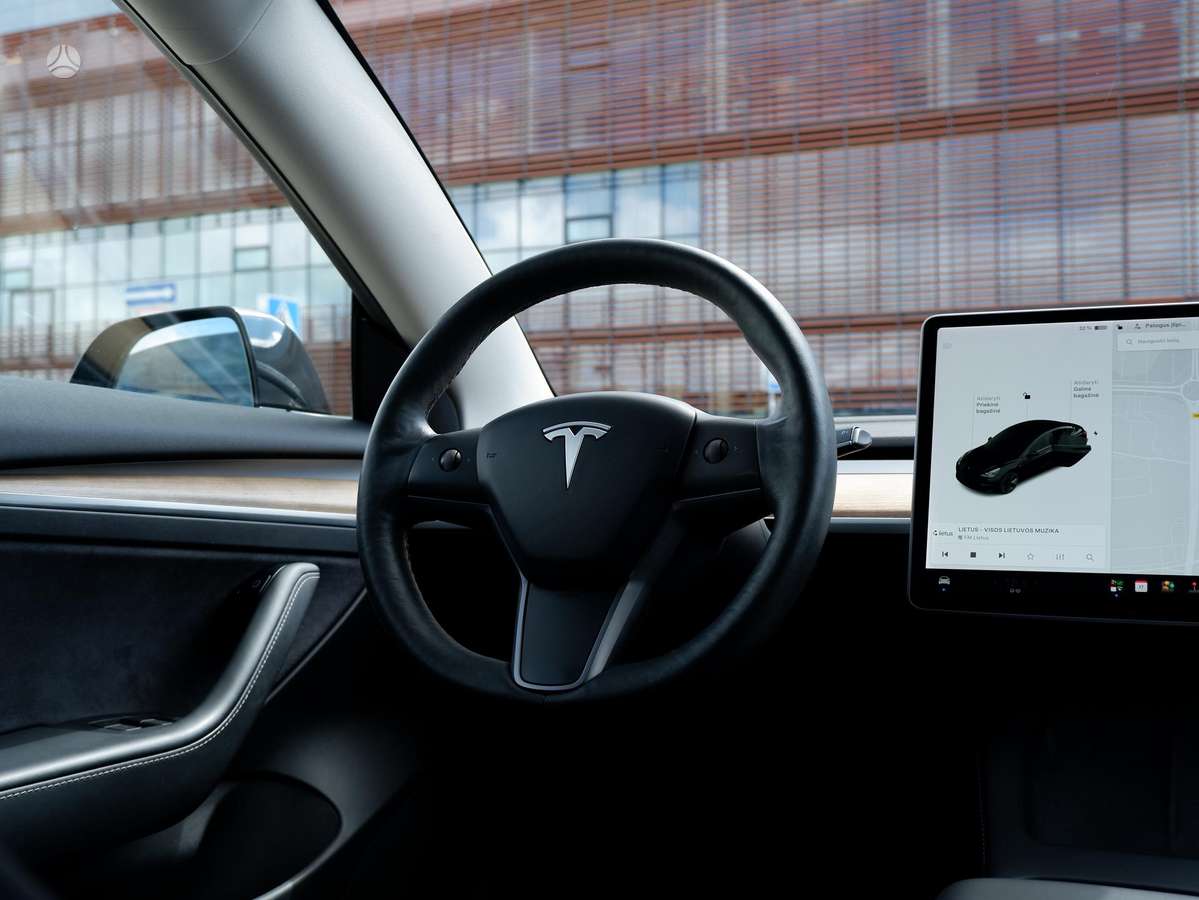 Tesla Model 3, 60 кВт·ч, Седан