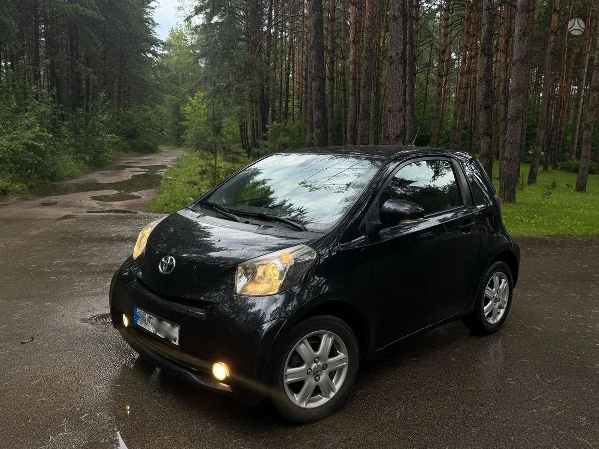 Toyota iQ - 2