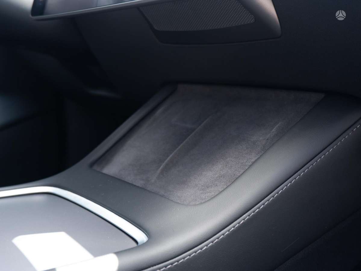 Tesla Model 3, 60 кВт·ч, Седан