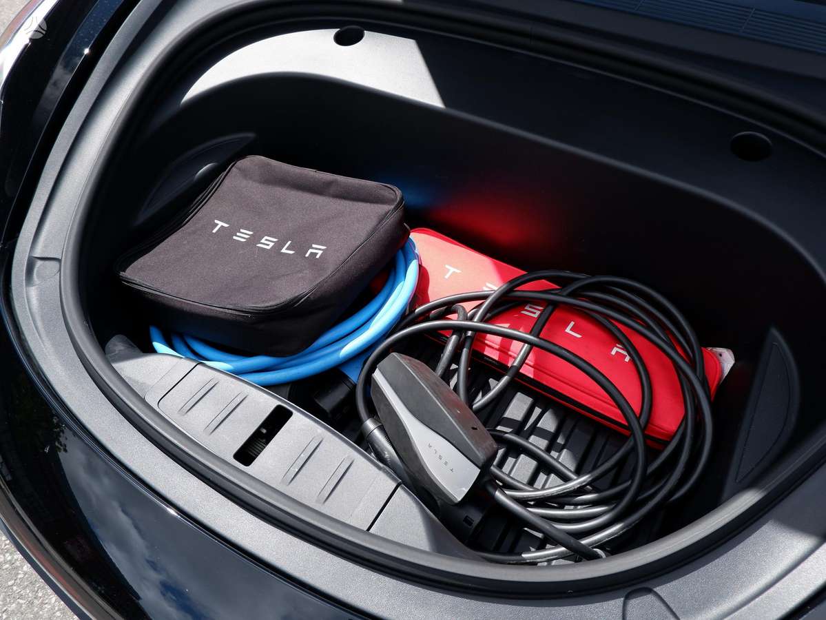 Tesla Model 3, 60 кВт·ч, Седан