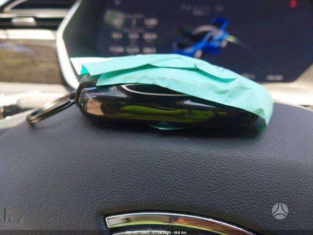 Tesla Model S, Седан