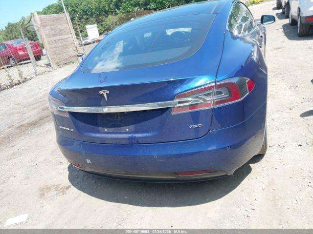 Tesla Model S, Седан