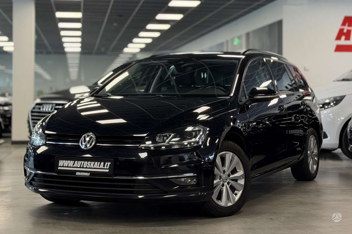 Volkswagen Golf - 1