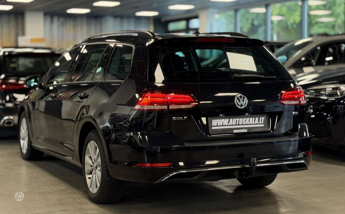 Volkswagen Golf - 8